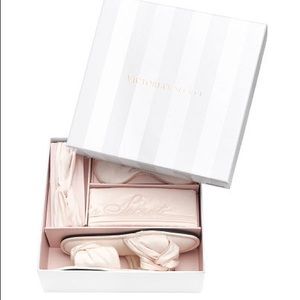 Victoria’s Secret Bridal Sleep Set
